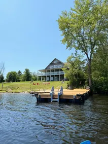 Beachfront All Season Muskoka Cottage+TeslaCharger - Image 4