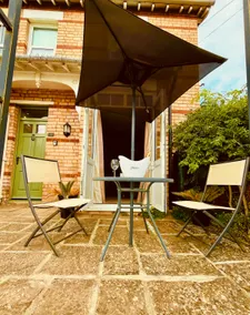 2 bedroom Hidden Gem in Stamford with parking - Image 3