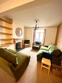 2 bedroom Hidden Gem in Stamford with parking - Image 4