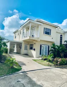 Executive villa, in gated Beach community 4 Beds - Image 2