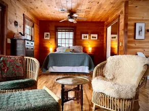 Cozy Cabin Retreat - Image 2