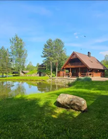 Cottage with sauna and hot tub - Image 1