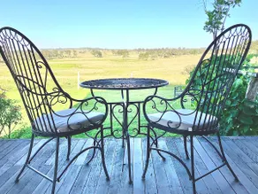 Galbraith Farmhouse - stylish haven with fire pit - Image 4