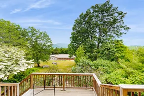 4BR renovated home w/ mtn views, deck - Image 4