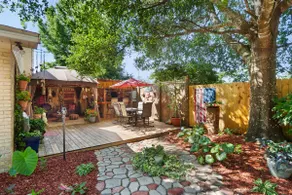 Tropical garden with bar - Image 4