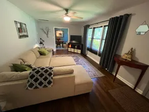 Charming Wilmington Home Close to Everything - Image 2