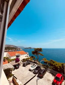 Sea View Apartment - Sunny day - Image 4