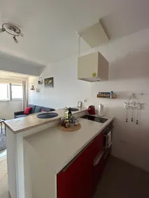 Sea View Apartment - Sunny day - Image 5