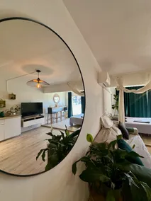 South-facing air 🍷⚜️🌊conditioning - Image 2