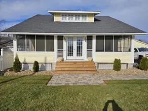 Lakeside cottage, perfect for family and friends - Image 2
