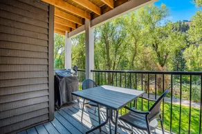 2BR Newly Renovated condo with mountain living - Image 2