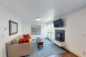 2BR Newly Renovated condo with mountain living - Image 5