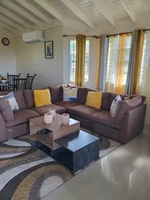 Fully airconditioned with ocean view tennis court - Image 4