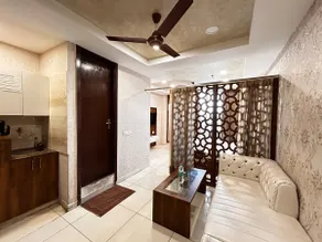 Super Luxury Studio Aptmnt @21 - Image 4