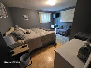 Funky Lake House - Image 2