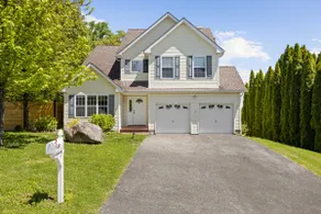 Beautiful Home - 4BR/2.5BA - Hot Tub and Patio - Image 2