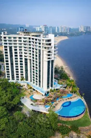 Entire flat with beautiful view + pool + Wi-Fi - Image 2