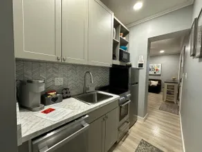 HOT TUB & New Stylish Saratoga County Efficiency - Image 3