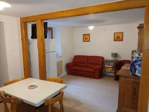 Charming little apartment with nice exterior. - Image 4
