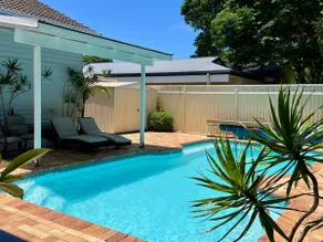 Beach House Inground salt water pool in Queen Lane - Image 2