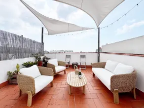 White Penthouse Appartement - Image 2