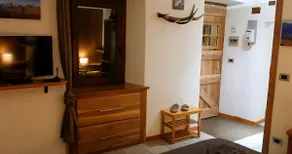 Small country accommodation with garden - Image 5