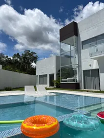 Luxury House: Bar, Pool, Jacuzzi and more - Image 2