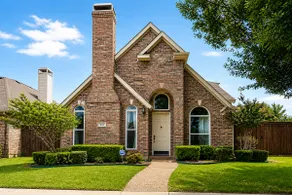 Bright Airy Family-Friendly DFW Retreat sleeps 8 - Image 2