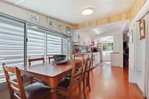 Original house, large gardens in bush setting - Image 4