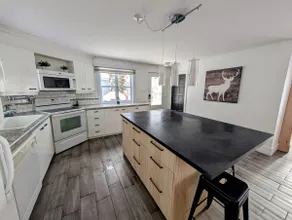 4-season chalet at the foot of the mountains - Image 4