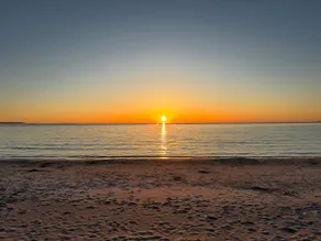 Woodland Beach Sunset Haven - Image 5