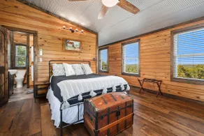 Fox Wood Cabin, Hot Tub, Family-Friendly, 50 acres - Image 4
