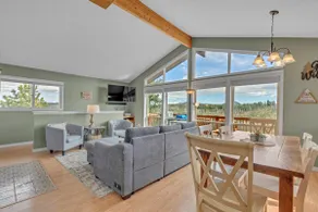 Falcon Ridge Chalet-Woodland Park: WiFi & Views, Deck and Views of Pikes Peak - Image 3