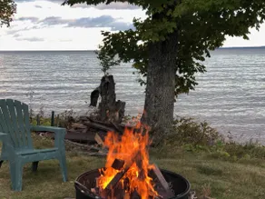 Peaceful lakefront cabin with sauna, fenced yard - Image 2
