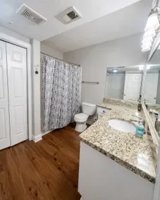 Midtown Getaway | Prime Location + Free Parking - Image 3