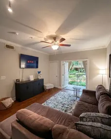 Midtown Getaway | Prime Location + Free Parking - Image 2