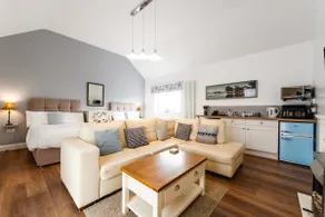 Modern Studio with Hot Tub near Causeway Coast - Image 3