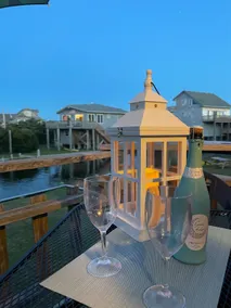Cozy Beach Cottage on water, walk to beach - Image 3