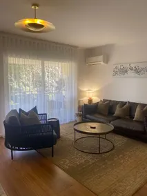 Designer Treetop view apartment - Image 5