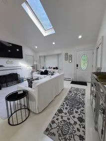 Cozy Hamptons Escape 3BR Minutes From Beach! - Image 5