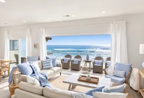 Popular 6 Br House Walk to Restaurants, Beachfront - Image 2