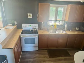 Cozy 2BR Apt• Family/Business Friendly• Near I-84 - Image 5