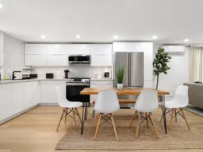 Modern Victorian by Downtown Riverwalk - Image 2