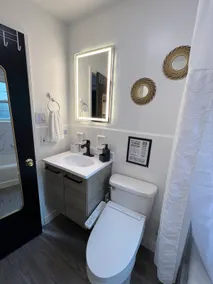 Modern 3BR, 3 King Bd, Pet Friendly, PS5 + Near DT - Image 4