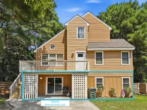 Steps to Jockey Ridge State Park & Dog Friendly - Image 3