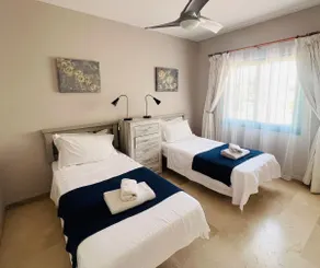 Beach front, three bedroom duplex apartment - Image 4