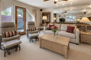 Aspen Townhome with Deck – Great Location - Image 2