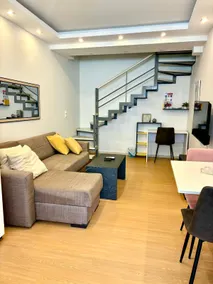 Elegant & Comfortable Maisonette for Couple - Image 2
