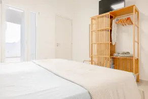 Seafront villa with 4 beds and 1 parking space - Image 5