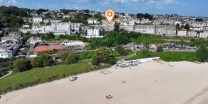 Porthia Penthouse, 2 bedrooms, 2 bathrooms, sea views, parking and free WiFi - Image 2